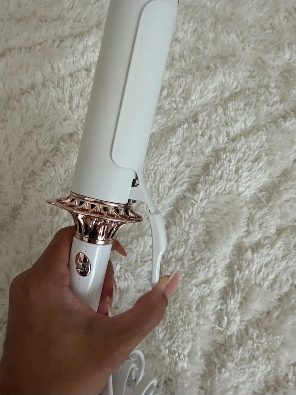 T3 Body Waver 1.75 White Curling Iron with Rose Gold Accents